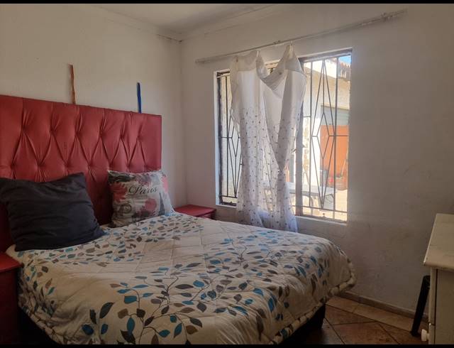 3 BEDROOM HOUSE FOR SALE IN SEBOKENG ZONE 10